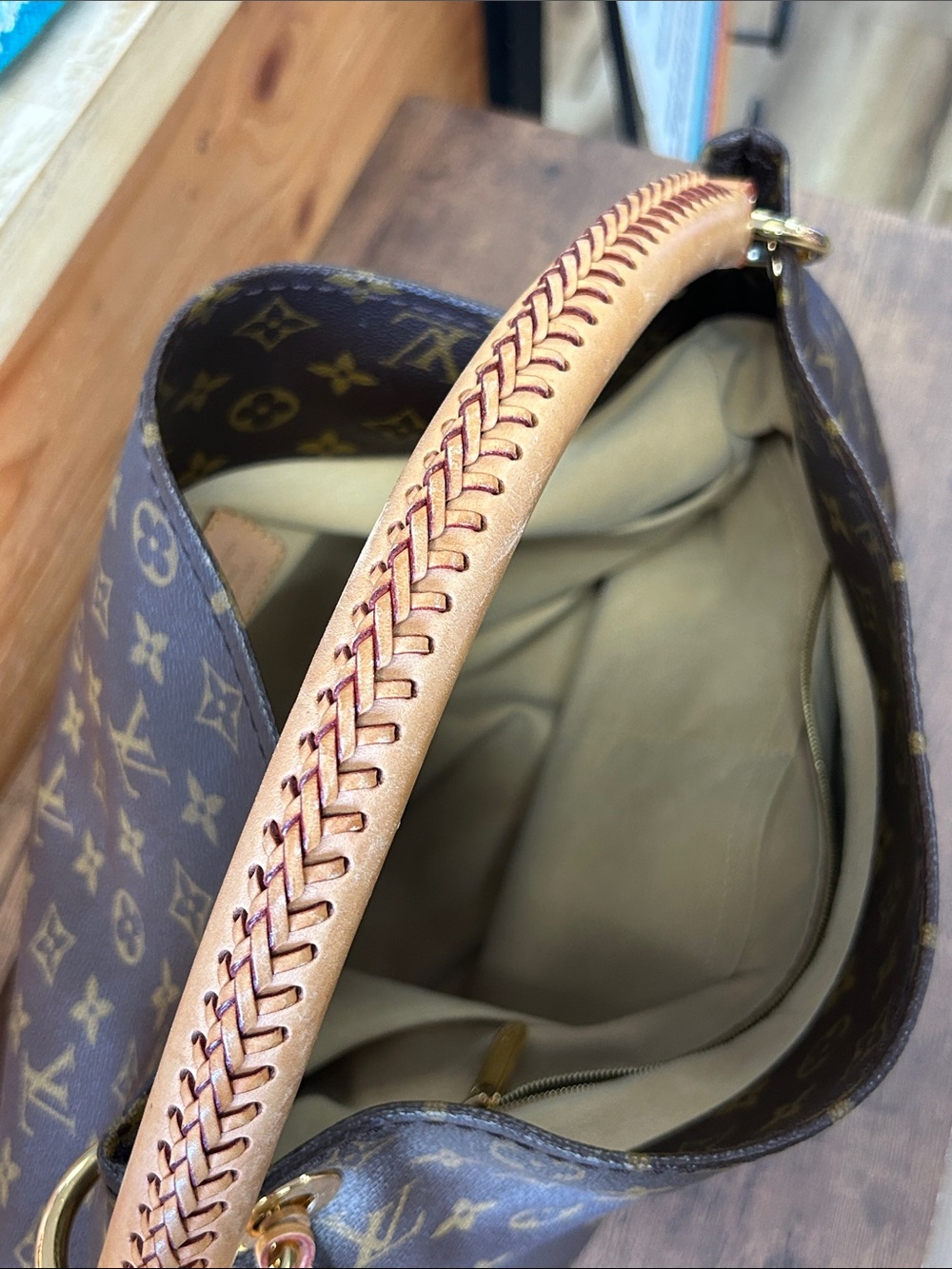 Louis Vuitton Monogram canvas Artsy MM - Picture 8 of 9